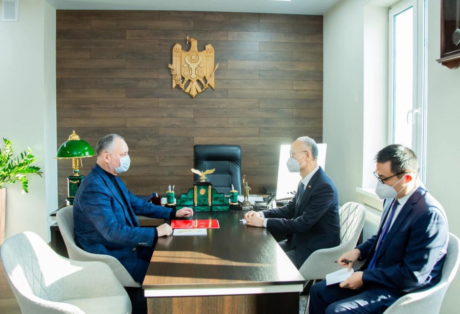 Igor Dodon vrea să aducă în Republica Moldova vaccinul Chinei împotriva COVID-19