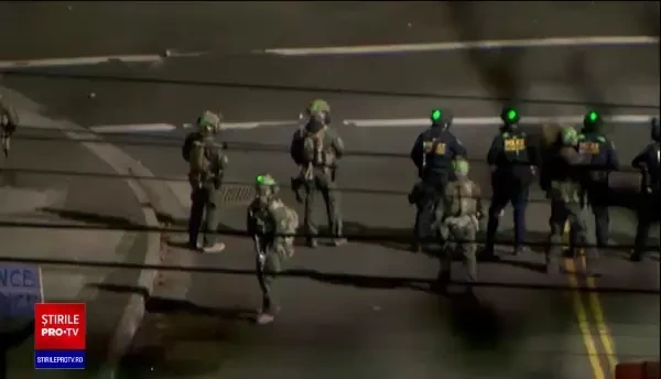 Autoritățile au folosit gaze lacrimogene pentru dispersarea protestatarilor din Portland