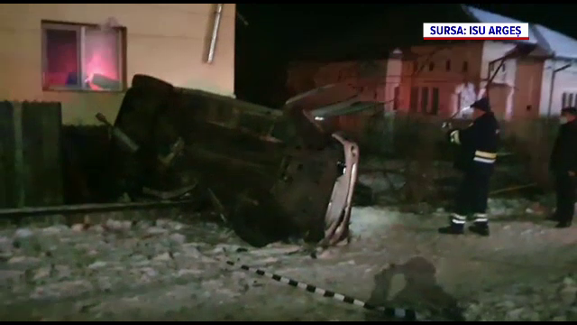 Un tânăr de 23 de ani, în stare gravă. A pierdut controlul mașinii și s-a răsturnat peste un contor de gaze