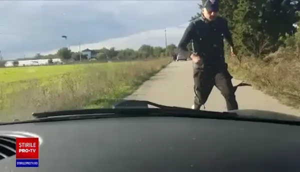 Un tânăr a pornit cu mașina pe urmele a patru indivizi care l-au jefuit. Cum și-a recuperat paguba