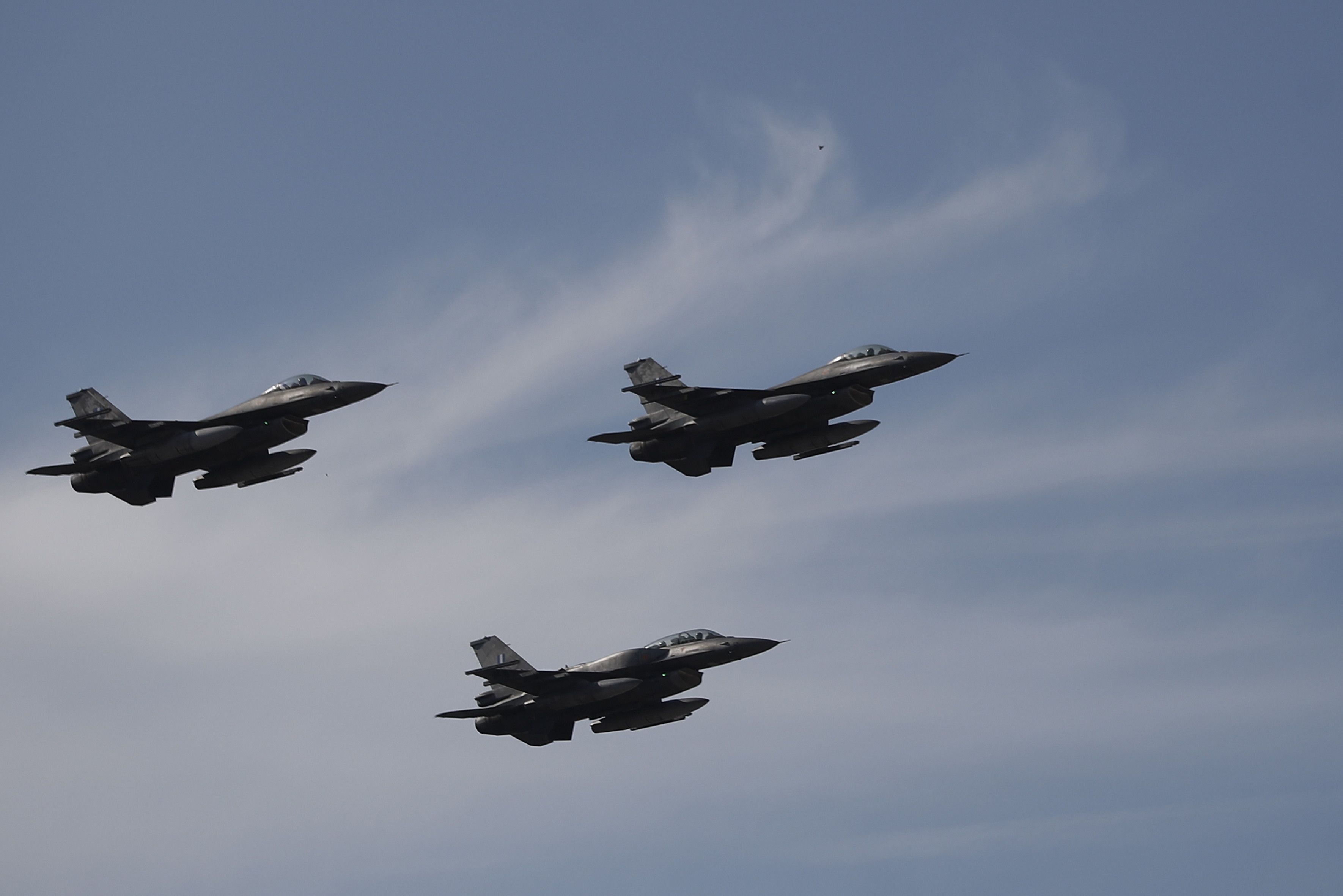 NATO a interceptat ”neobișnuit” de multe avioane de război ruseşti în apropiere de teritoriul său