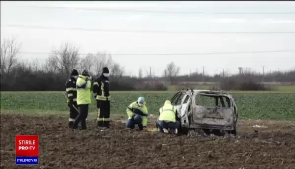 Poliția a stabilit identitatea bărbatului găsit carbonizat într-o mașină, lângă Timişoara. Cum s-ar fi produs tragedia