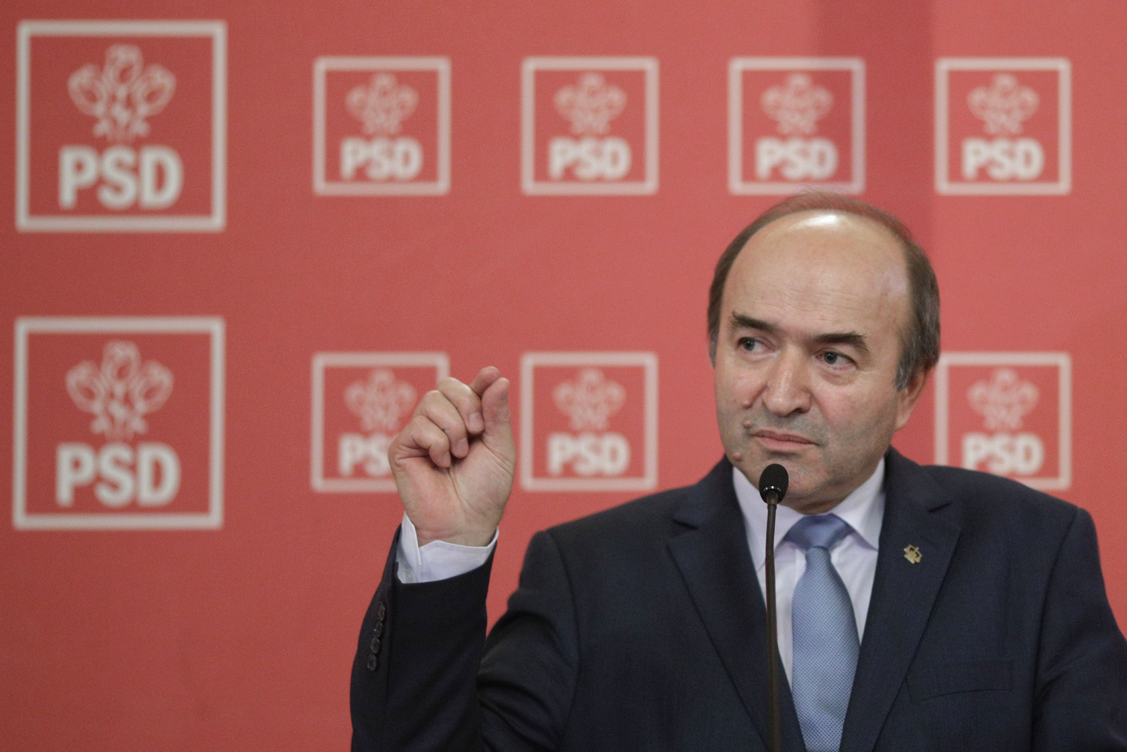 Tudorel Toader face public un mesaj în care Marian Oprişan îi reproşa că nu a promovat OUG pentru graţiere şi amnistie