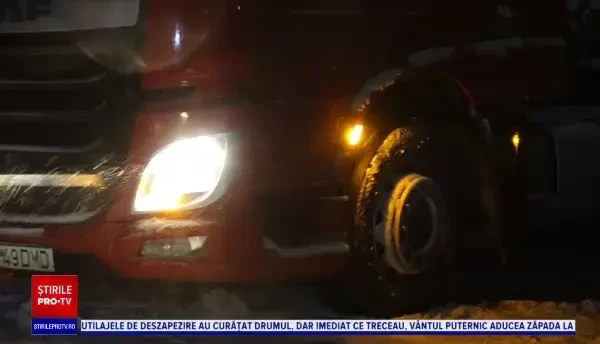 Viscol puternic în mai multe zone de munte. Ambuteiaje și probleme pentru șoferi