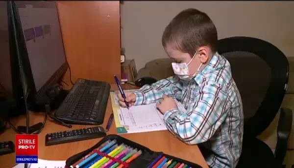 Mulți părinţi nu vor să-și mai lase copiii la școală, de teama noii tulpini de coronavirus