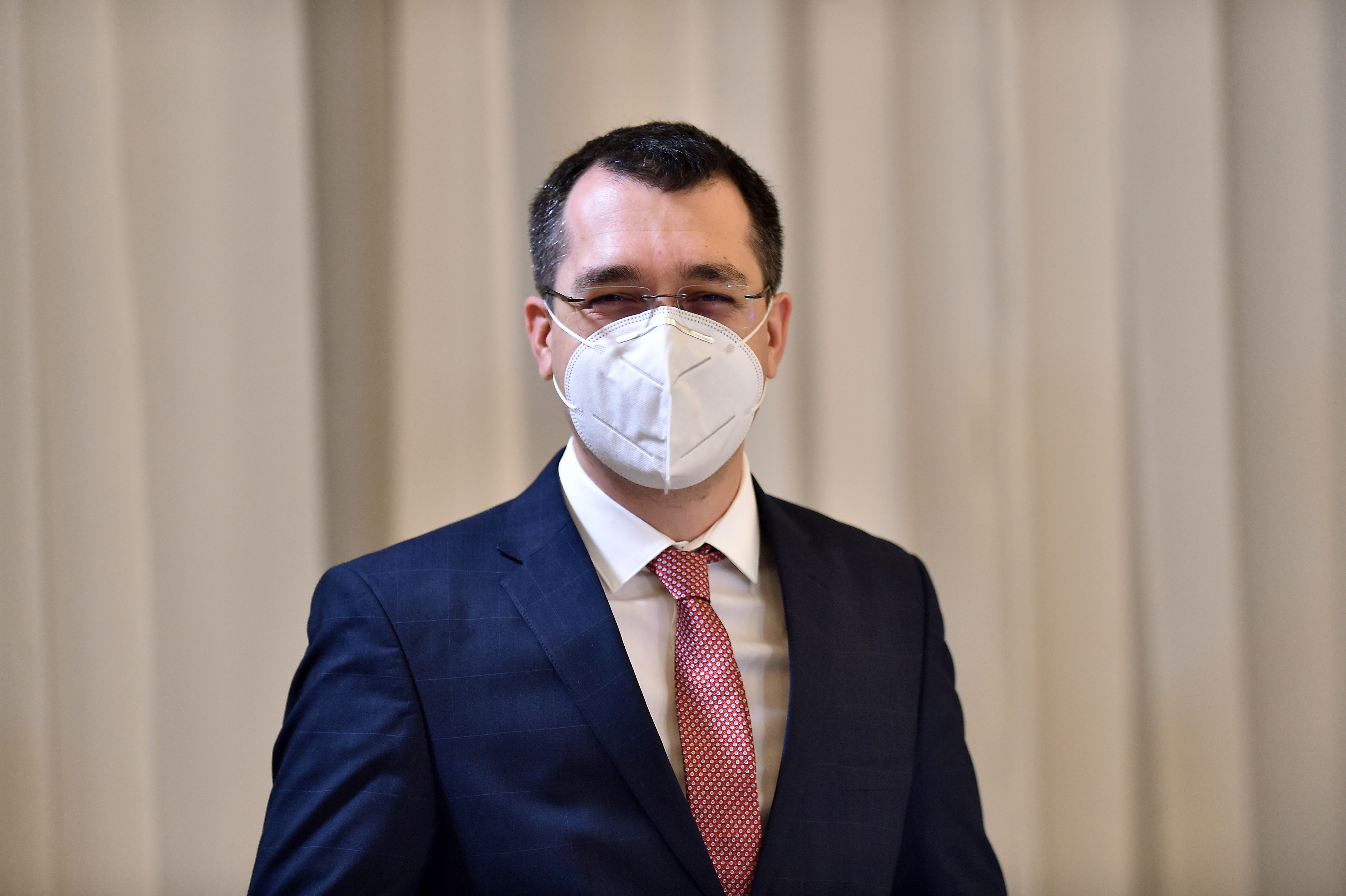 Voiculescu: ”Șansele ca școala să treacă în online săptămâna care vine sunt de aproape 100 %”