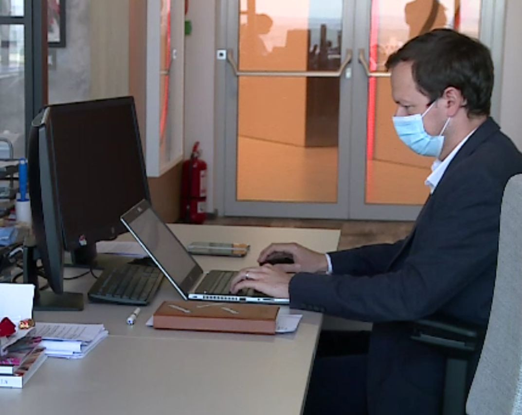 Românii au rămas cu zile de concediu neluate din cauza pandemiei. Care este riscul