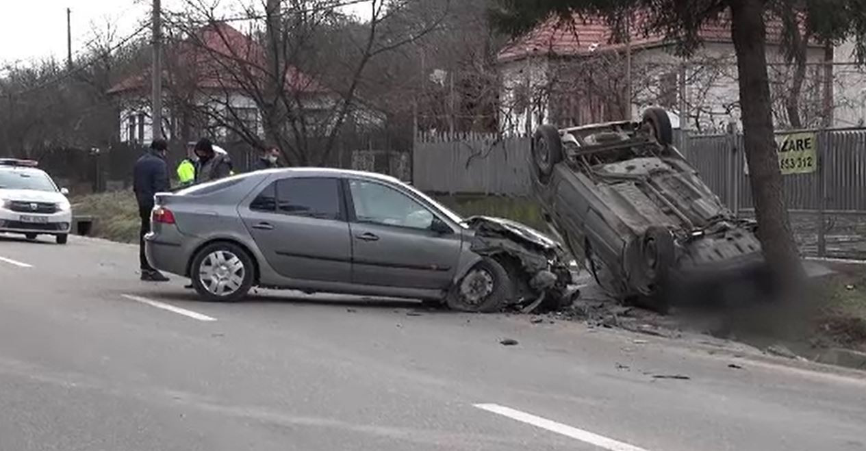 Accident violent în Câmpulung, din cauza unei femei care a virat fără să se asigure