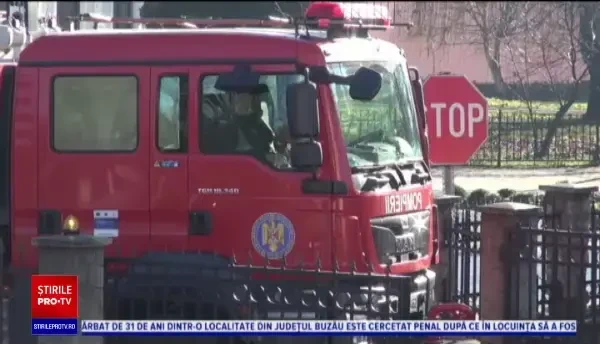 O familie din Neamț cu șase copii a rămas fără adăpost în plină iarnă după ce le-a luat foc casa