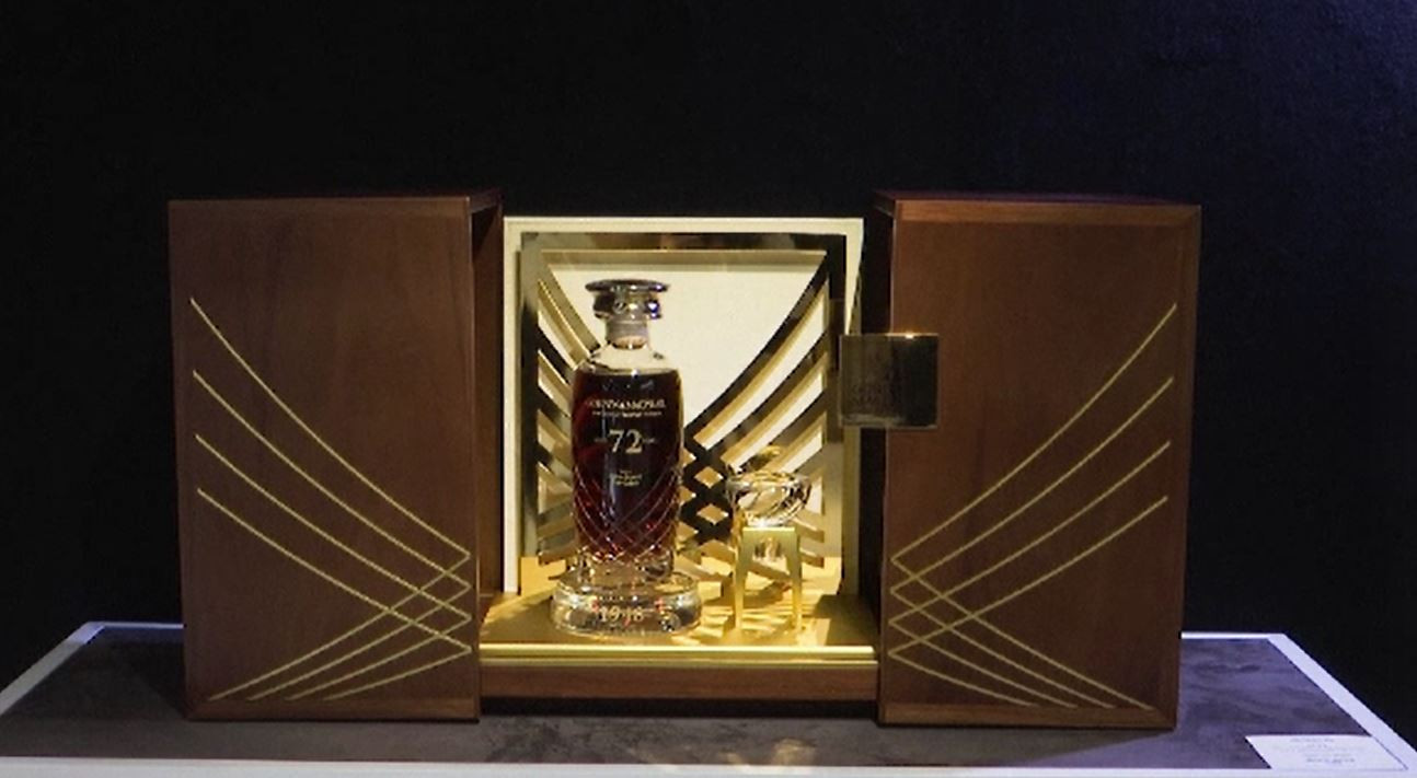 Whiskey-urile rare, la mare căutare printre fanii băuturilor fine. Prețurile celor mai apreciate sticle