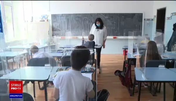 Cu câteva zile de începerea școlii, autoritățile nu știu cum vor testa copiii sau cum se vor recupera orele