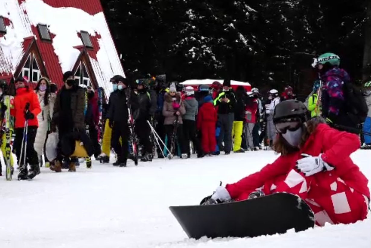 Pârtiile de schi au fost pline de turiști. Unde se găsește cea mai bună zăpadă