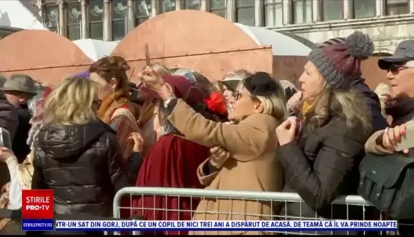 Carnavalul de la Veneţia şi-a deschis porţile numai în mediul virtual. Pandemia a umbrit fastuosul eveniment