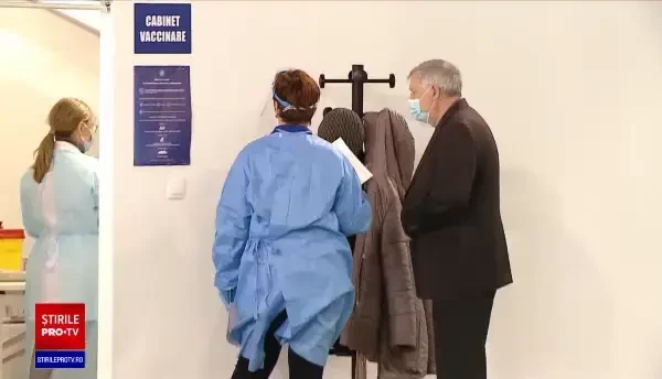 Românii care au fost reprogramați la vaccin. Cine va primi serul Moderna