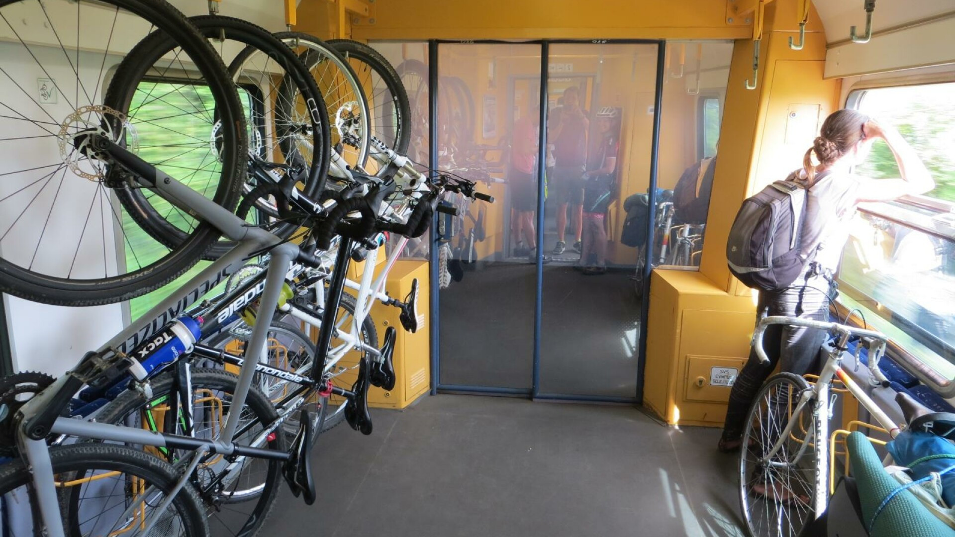 CFR Călători va introduce vagoane speciale pentru biciclete. Pe ce rute vor circula