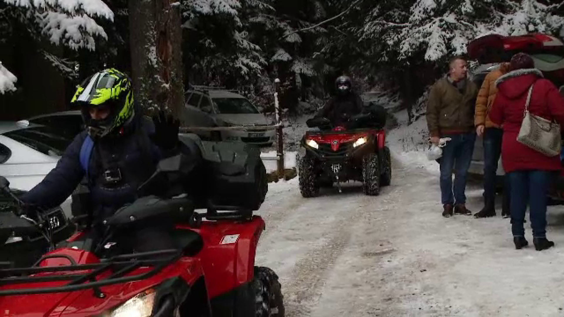 Dezastru în Parcul Natural Bucegi. Sute de ATV-uri distrug drumurile forestiere, potecile şi păşunile