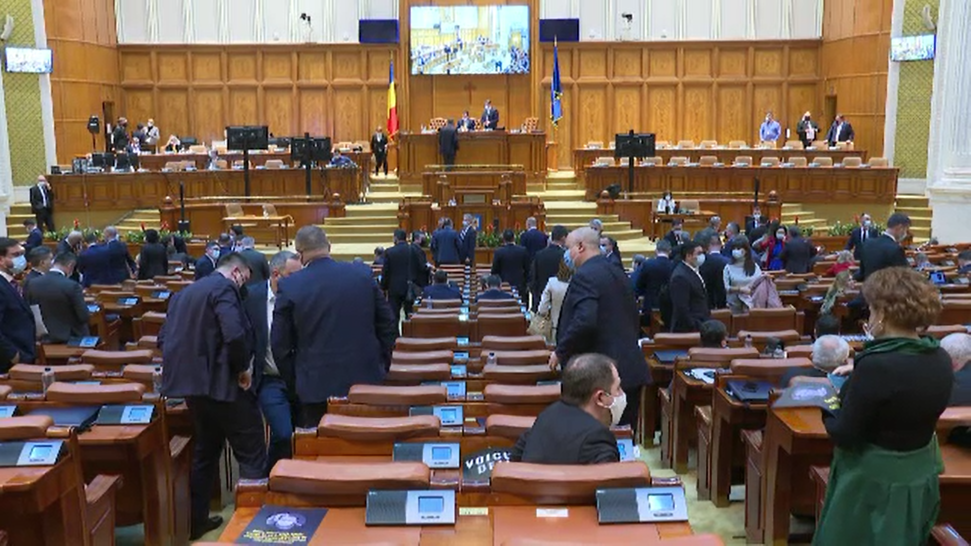 Camera Deputaţilor a respins proiectul privind parteneriatul civil. ”Trebuie să păstrăm familia tradițională”