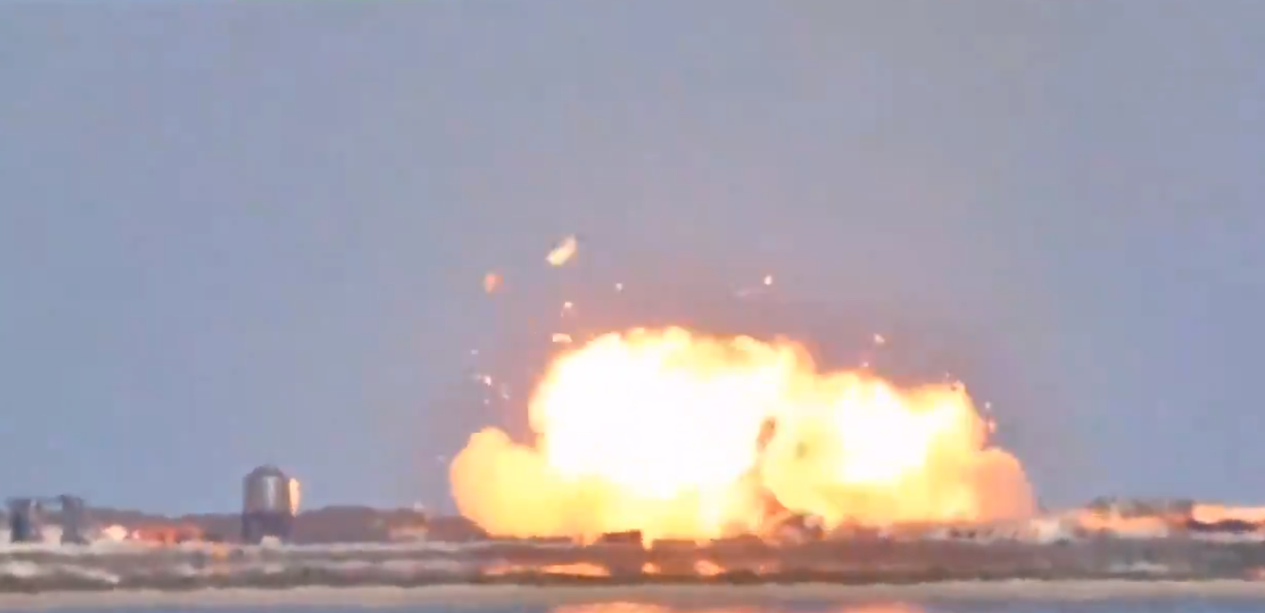 VIDEO. O rachetă SpaceX Starship a explodat în timp ce încerca să aterizeze