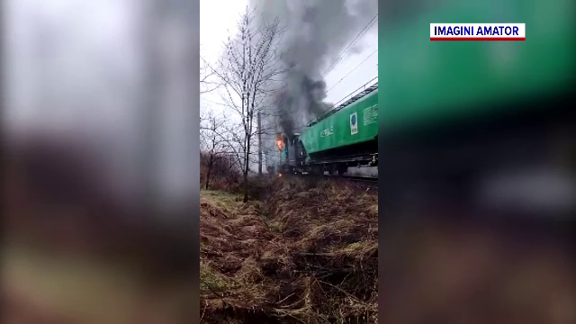 O locomotivă a luat foc în Caraș-Severin. Circulația trenurilor a fost întreruptă câteva ore