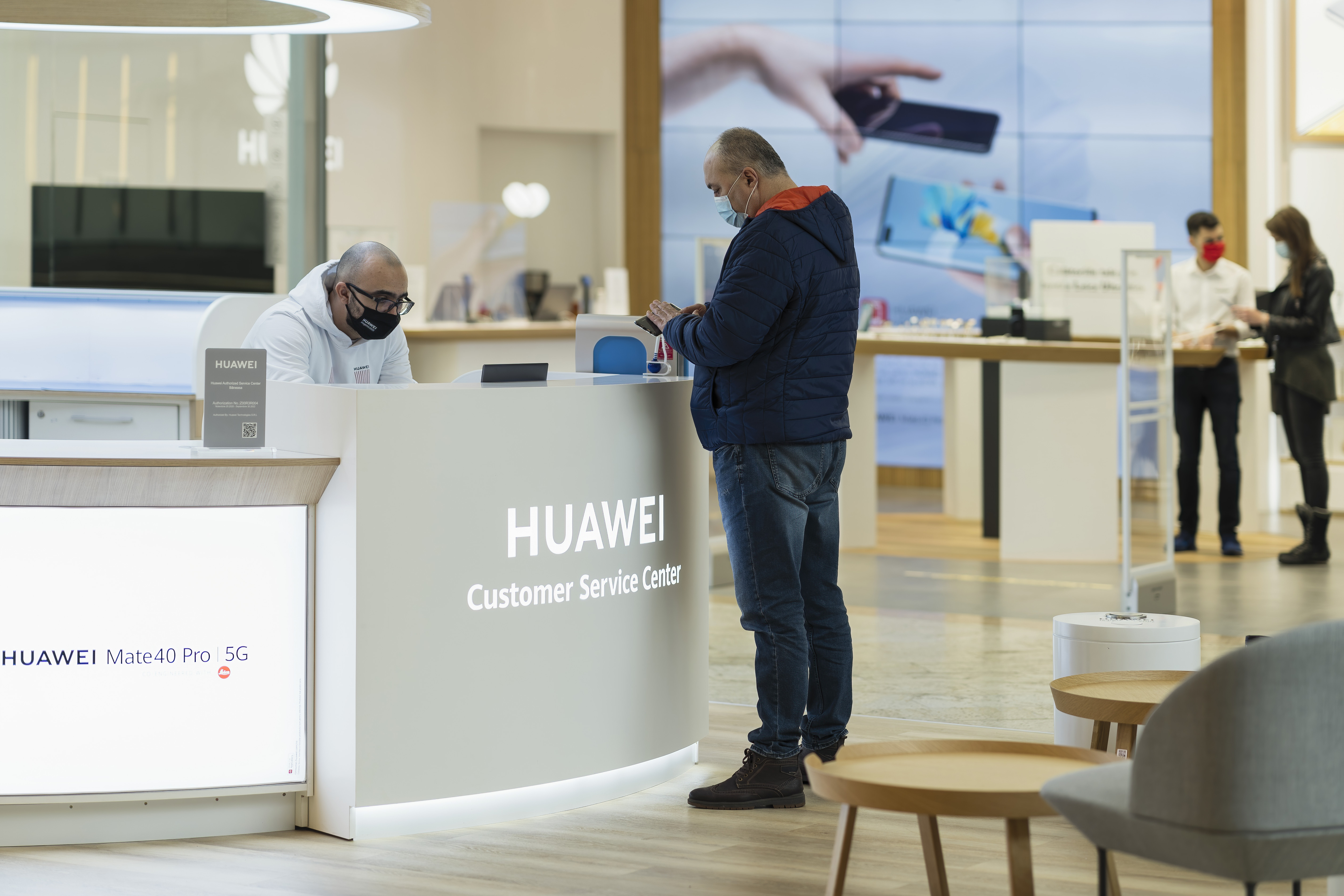 5 motive pentru care să treci pragul noului Huawei Customer Service Center, deschis în Băneasa Shopping City