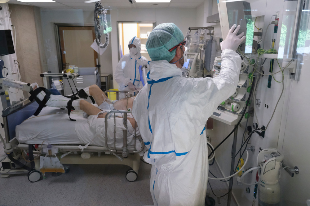 Medic: Familiile celor nevaccinați de la ATI caută tot felul de ”pile”. Acum cred în noi? Nu era mai simplu să se vaccineze?