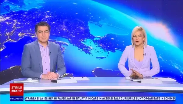 Un bărbat din Lituania și-a construit o mașină de lux din zăpadă, iar rezultatul e impresionant