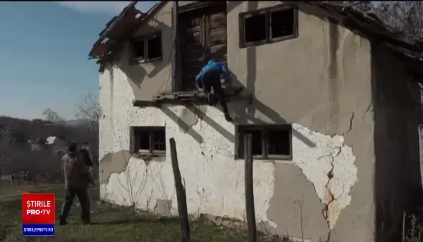 Un copil din Buzău dat dispărut și căutat cu disperare s-a întors acasă, a dat foc unei căpițe de fân, apoi a fugit iar