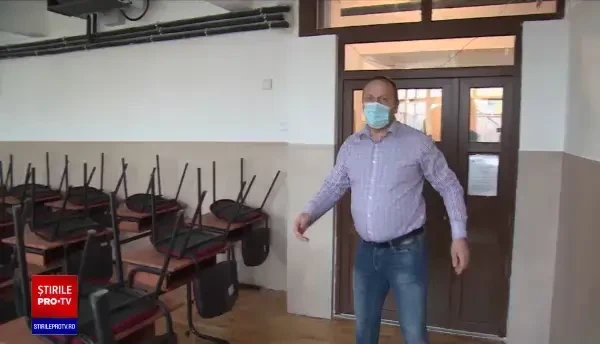 Zi de curăţenie generală în şcolile care de luni vor primi elevi în clase. Lipsa de spațiu, o mare problemă
