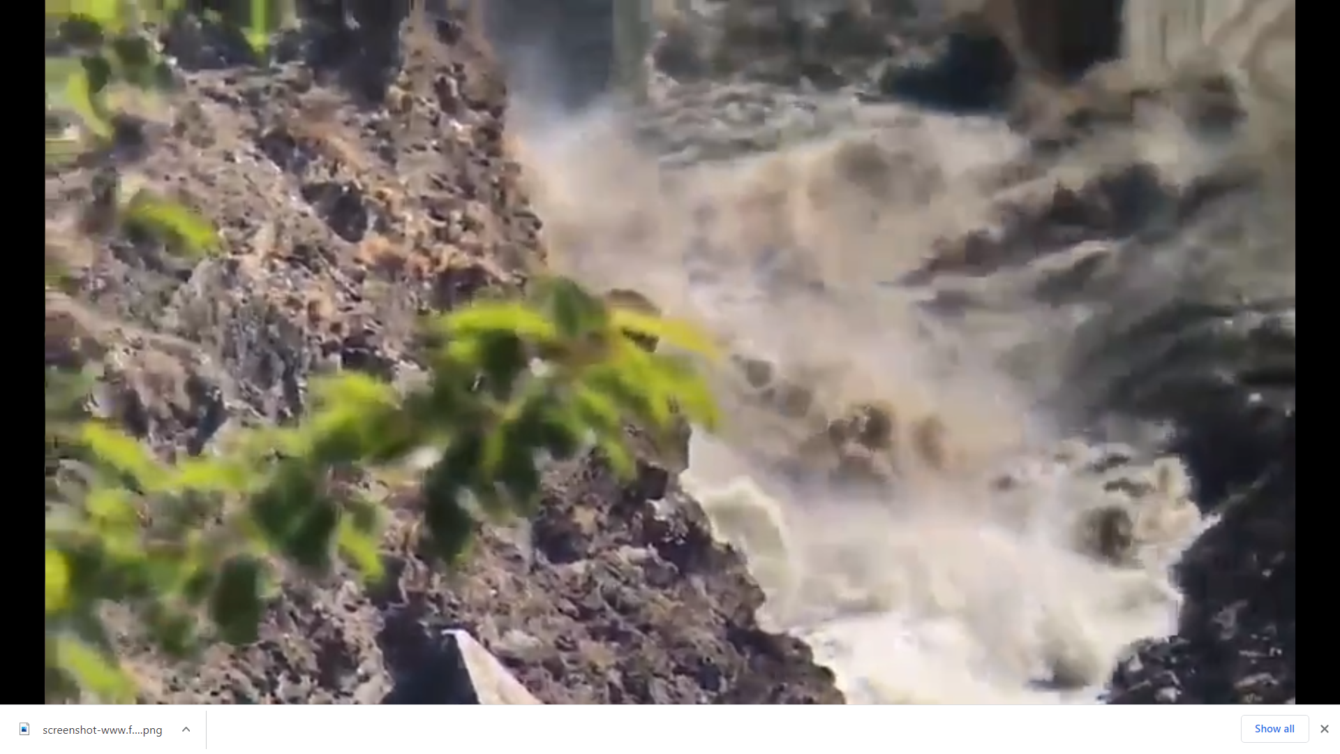 Catastrofă în India. Zeci de oameni au murit după ce un ghețar s-a prăbușit într-un lac