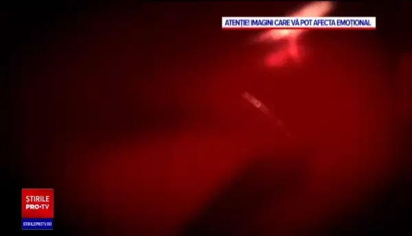 Copil de 5 ani, mort și două persoane rănite. Mașina în care se aflau s-a izbit de lama unui utilaj