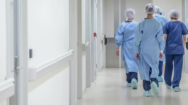 Foarte puțini români vindecați de Covid donează apoi plasmă pentru cei în stare critică