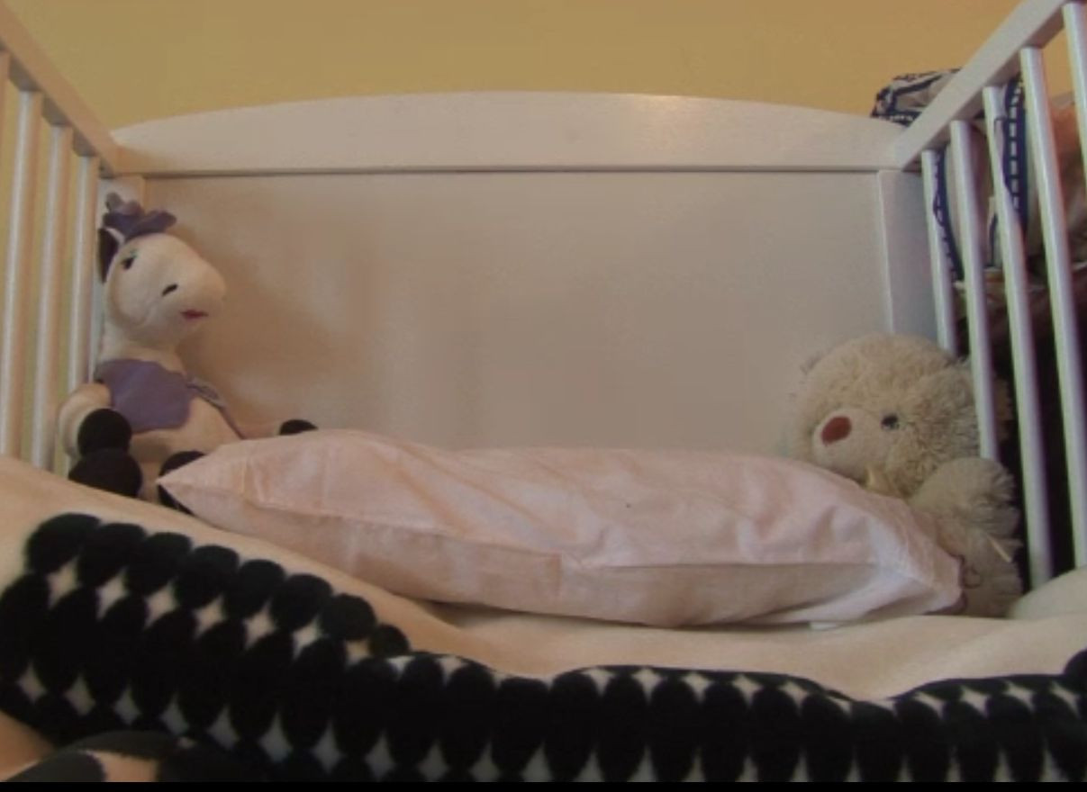 Bebeluş de 2 luni, găsit mort de mama adolescentă, în Baia Mare. Nu e primul caz din zonă