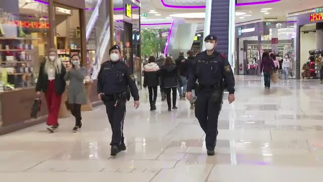 Școlile, magazinele și alte afaceri s-au redeschis în mai multe țări europene