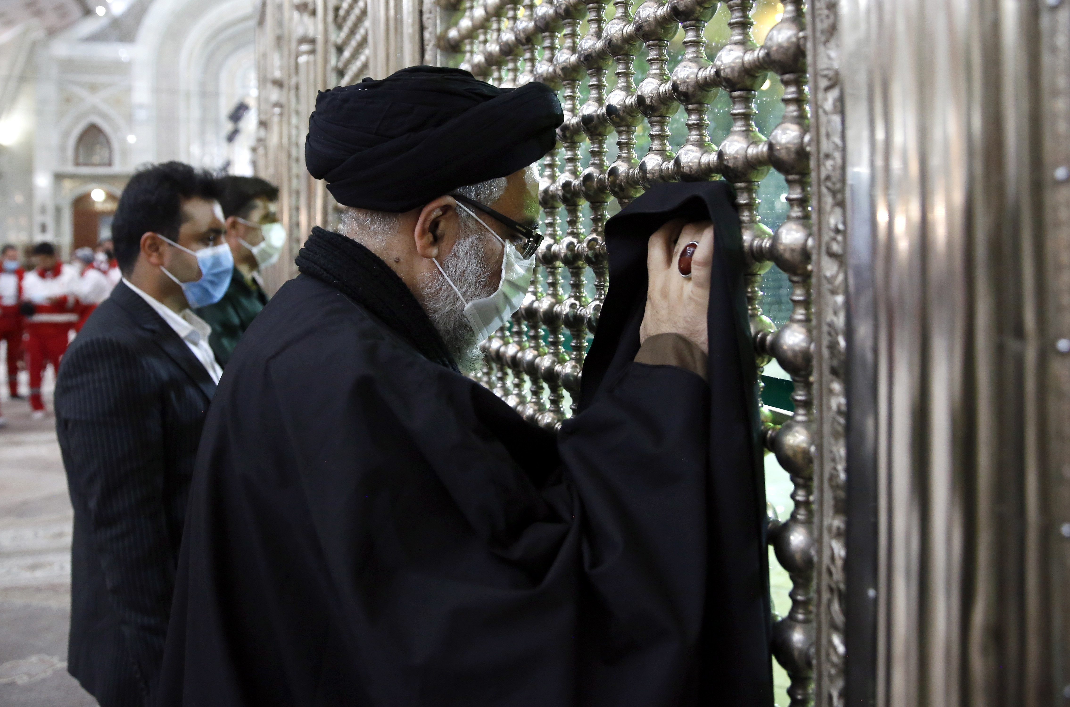 Un cleric din Iran susține că cei care se vaccinează anti Covid-19 devin homosexuali