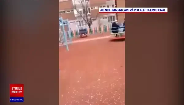 Scene de groază în parcul unde un bărbat și-a trântit nepotul de pământ. ”Copiii urlau că prietenul lor a murit”