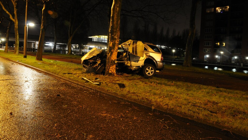 Drama unei ambulanțiere din Olanda: Și-a găsit fiul mort în accidentul la care intervenea