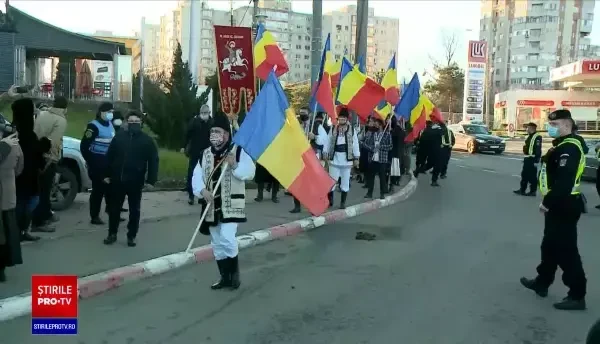 ÎPS Teodosie nu a renunțat, în plină pandemie, la procesiunea de la Constanța. I-a condus pe credincioși din caleașcă