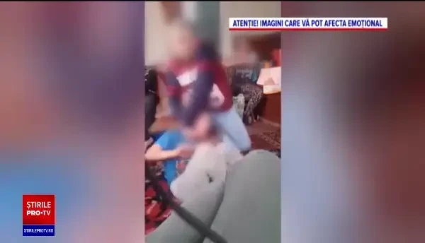 Bărbatul din Suceava, filmat când îşi bătea copilul, e liber. Mama lui dă vina pe şcoala online