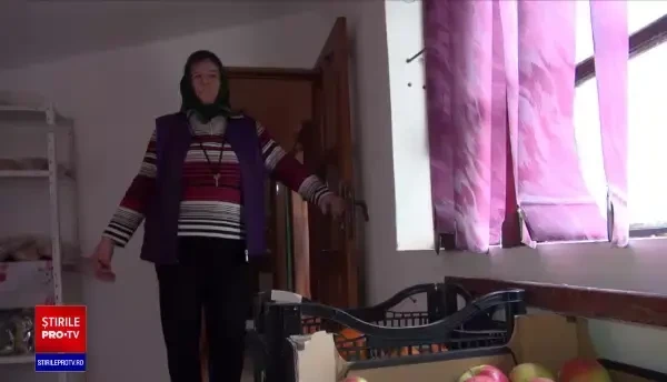 O bătrână din județul Vaslui, atacată cu brutalitate. I-au fost furate zeci de pachete de țigări și 60 de lei