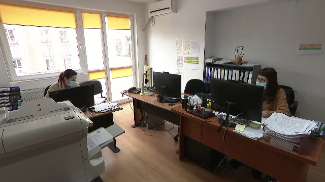 Ce s-a descoperit la verificarea dosarelor asistaţilor social. "Am maşină, dar nu e bună"