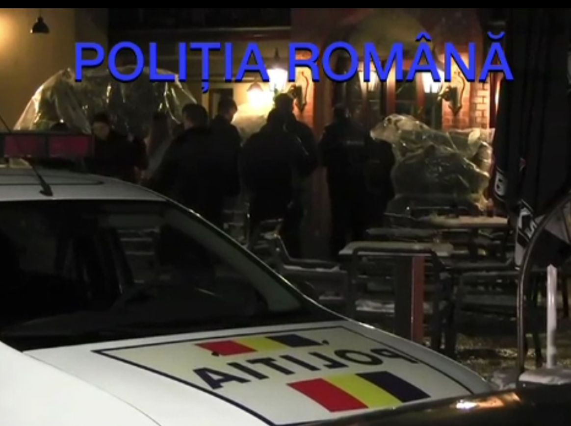 Petrecere de Valentine's cu Florin Salam, oprită de poliţie după ce un invitat a transmis live pe Facebook