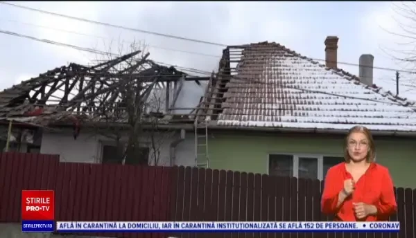 Mai multe case, cuprinse de flăcări, după ce sobele au fost suprasolicitate din cauza gerului: „Intra focul de la vecin”