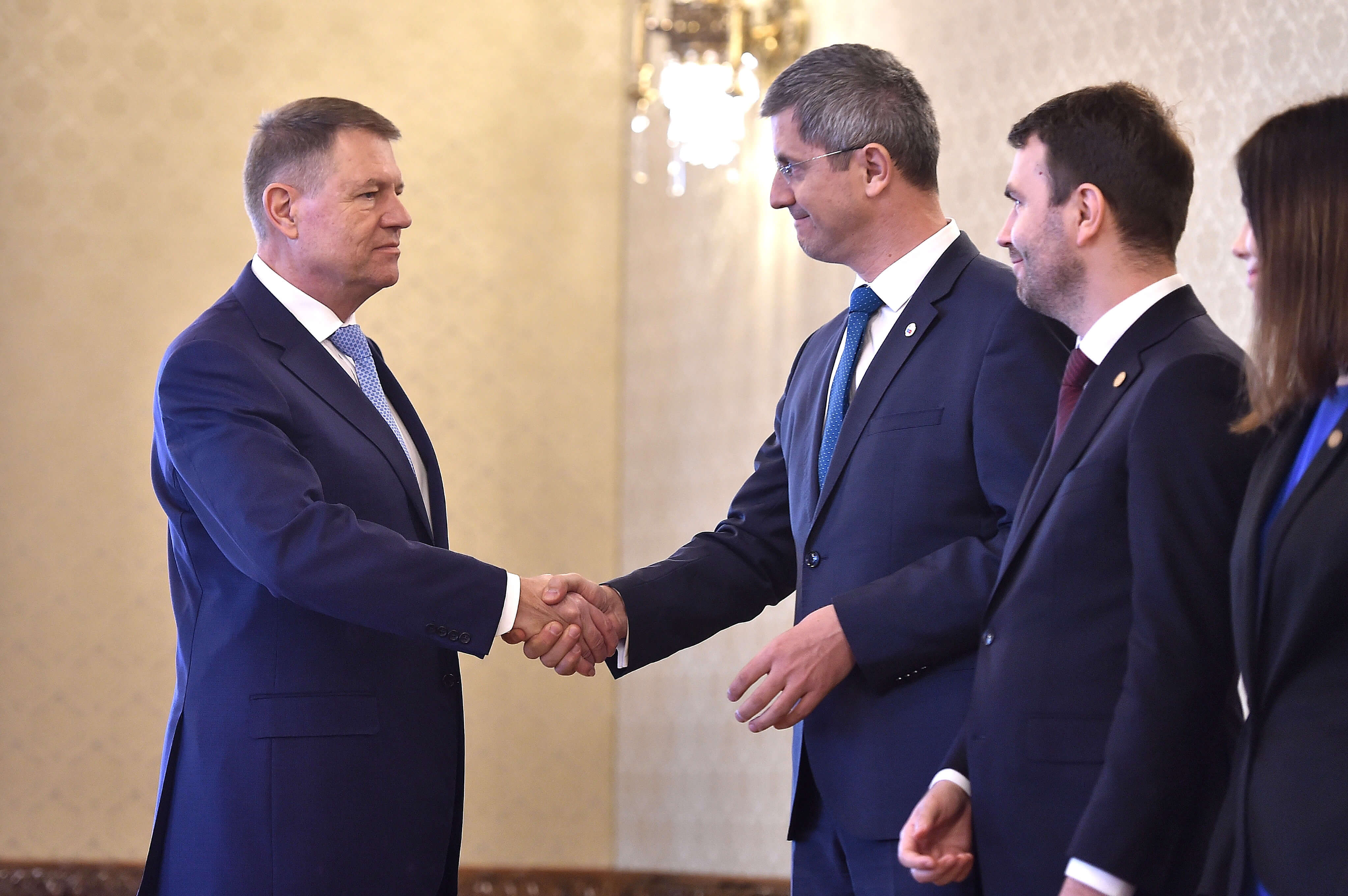 Klaus Iohannis: E greu de negociat cu un fost partener care a votat să-ţi dărâme Guvernul