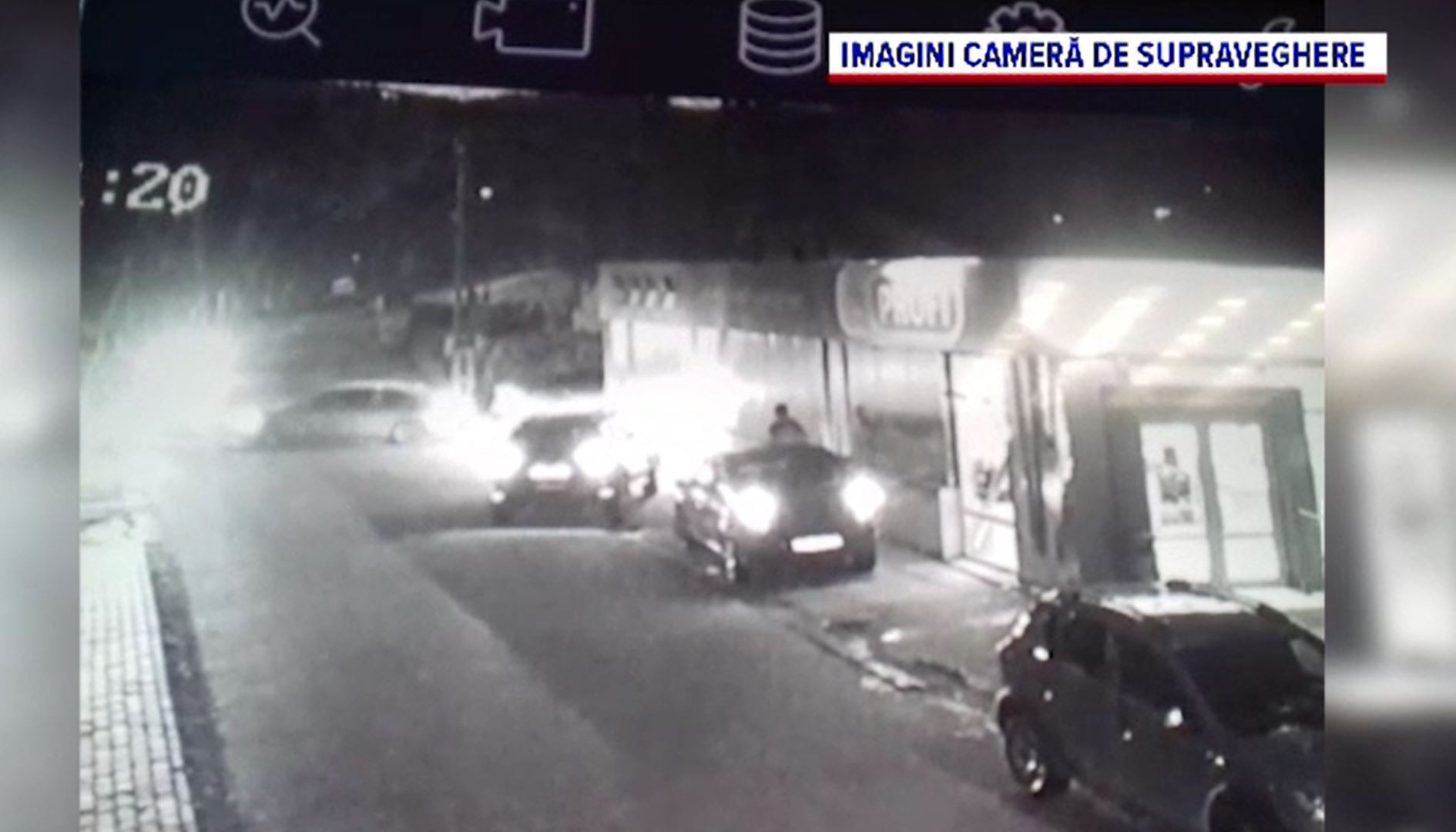 Incident șocant în Argeș. Un bărbat a avariat o mașină, după care l-a lovit și pe proprietarul acesteia