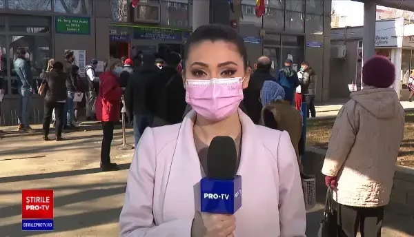 De ce preferă românii să stea la coadă ca să își plătească taxele, în loc să le achite online. „Mai ies un pic din casă”