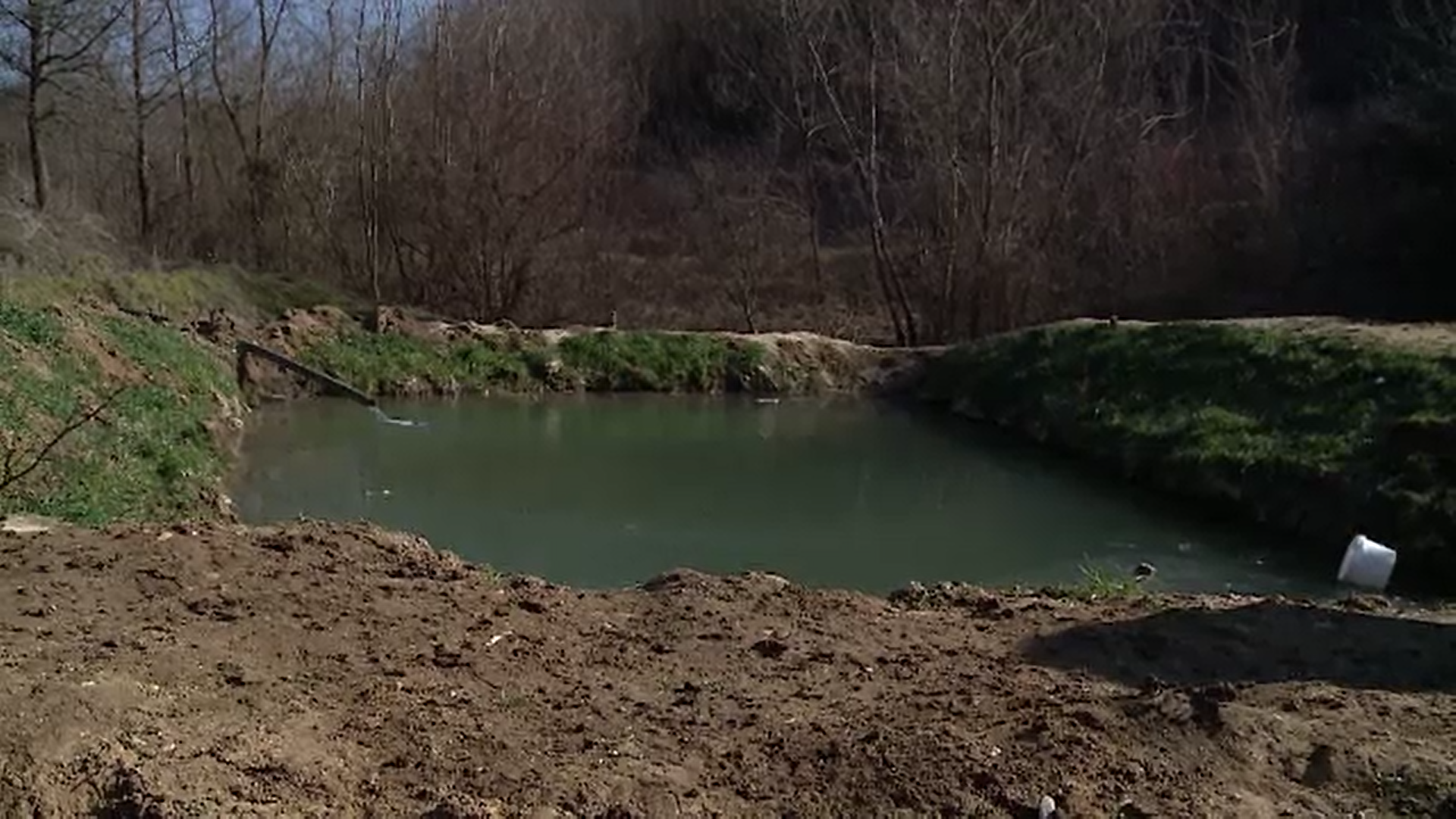 Doi copii din Dolj s-au înecat într-un heleșteu după ce au încercat să recupereze o minge