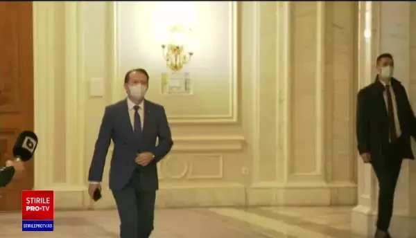 Guvernul a înghețat pensiile și a eliminat transportul gratuit pentru studenți