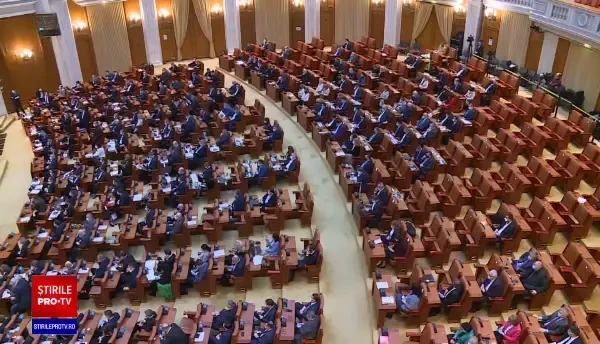 Circ în Parlament. Premierul Cîțu: ”M-au invitat să vadă cât rezist la înjurăturile lor”