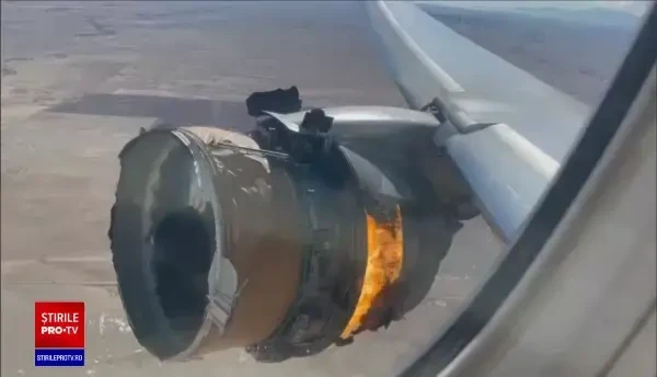 Toate aeronavele Boeing 777, reținute la sol după ce motorul unui avion a luat foc în zbor
