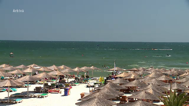 Au început angajările pe litoral pentru sezonul estival. Cât poate câştiga un ospătar